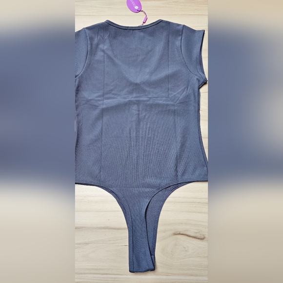 Avid Love Ribbed Bodysuit sz. L NWT - Picture 3 of 6